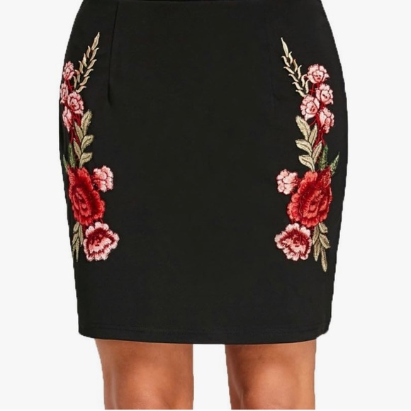 Arabesque Rose Duchess Short Skirt